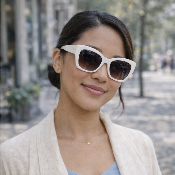 Authentic New Kate Spade New York Cat Eye Sunglasses Cream Frame Spade Detail